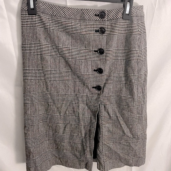 3 for 25!🌻 Banana Republic Glen Plaid Button Skirt 🌻 - Picture 5 of 7